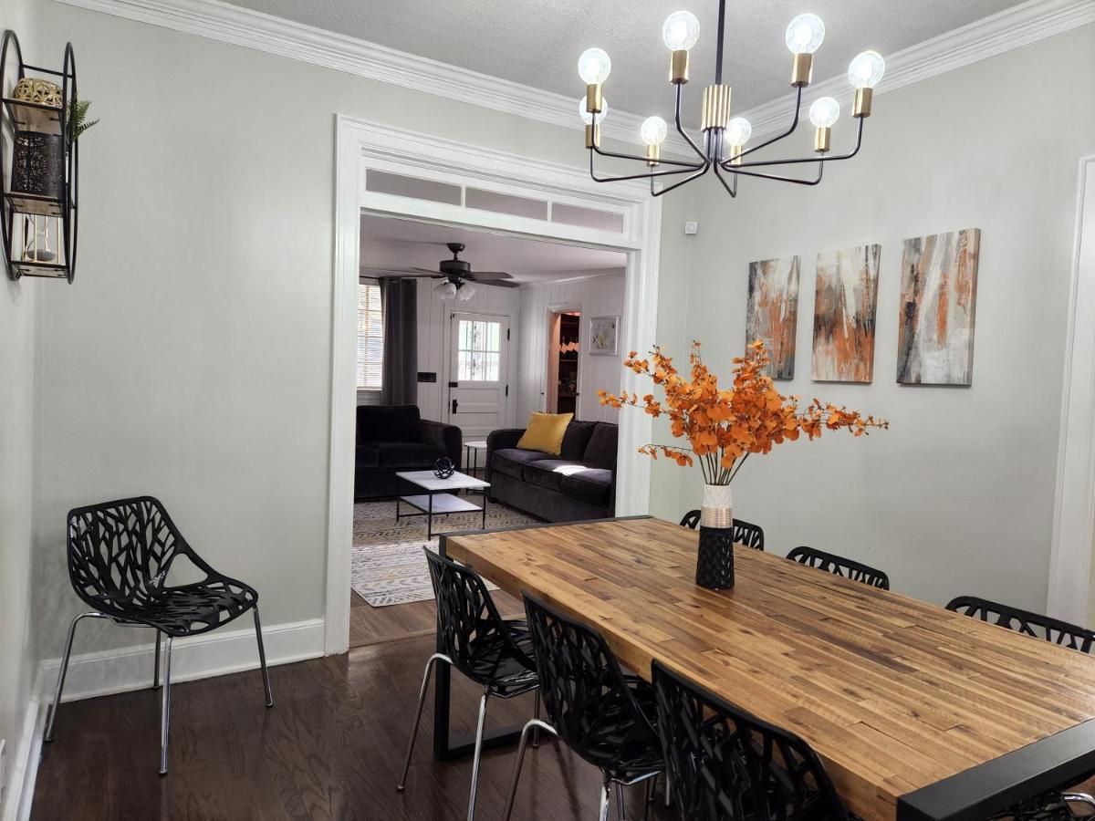 Hébergement de vacances Spacious Centrally Located 3 Bed 2 Bath - Sleeps 8 *
