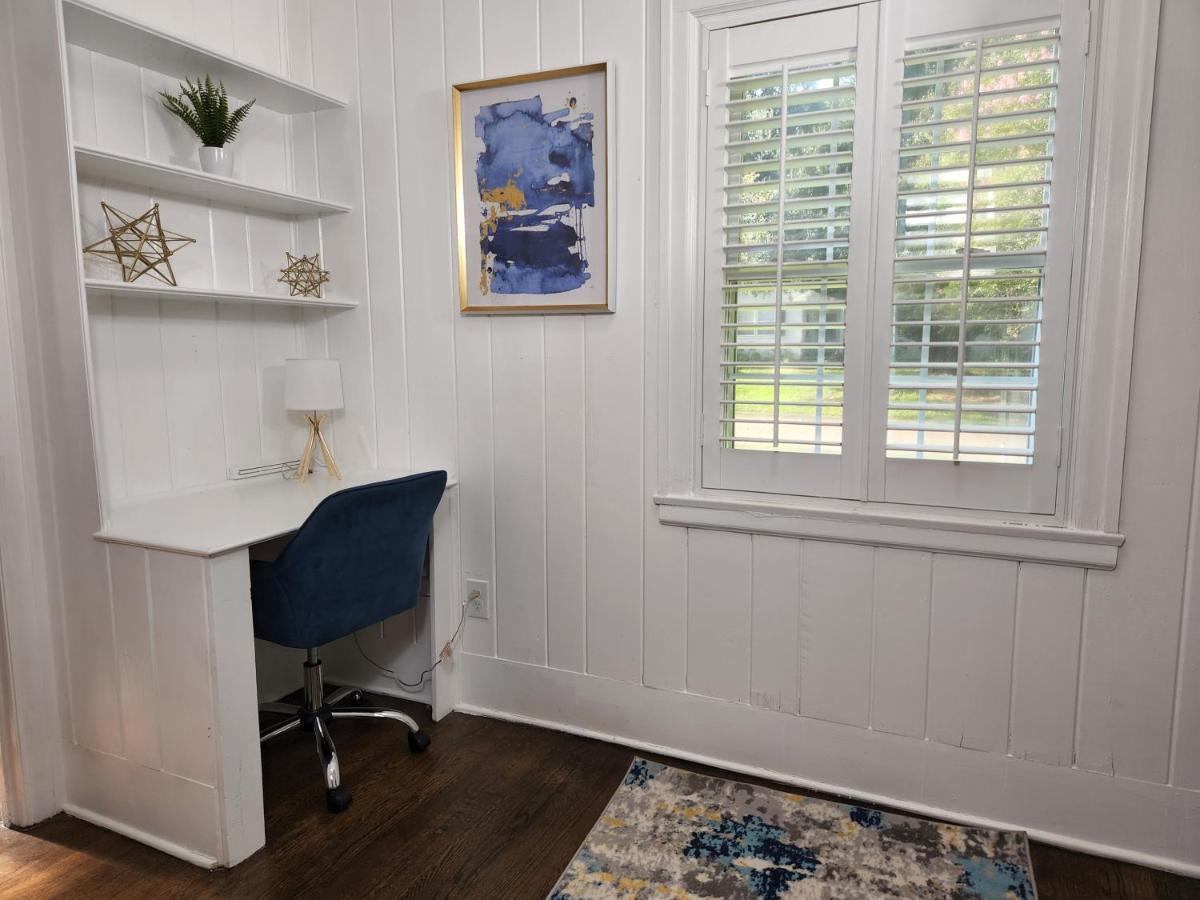 Spacious Centrally Located 3 Bed 2 Bath - Sleeps 8